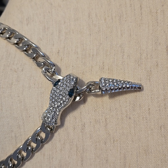 Stunning Art Deco Sparkly Snake Chain Crystal Necklace in Silver, NWT - Picture 3 of 7